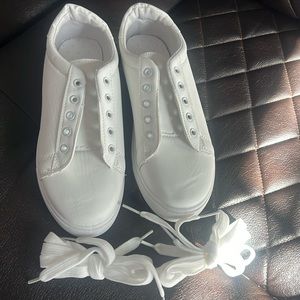 White shoes size 1